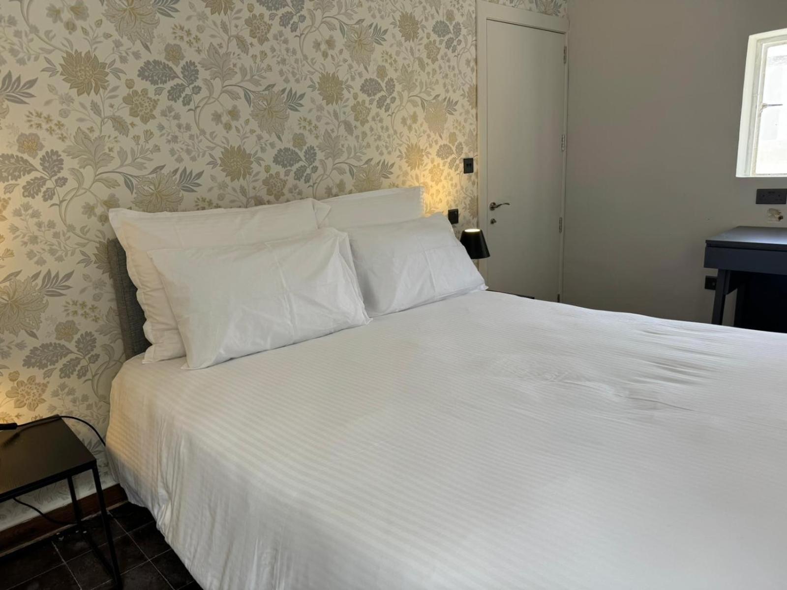 The Red Farm Relais & Spa Iklin Eksteriør billede